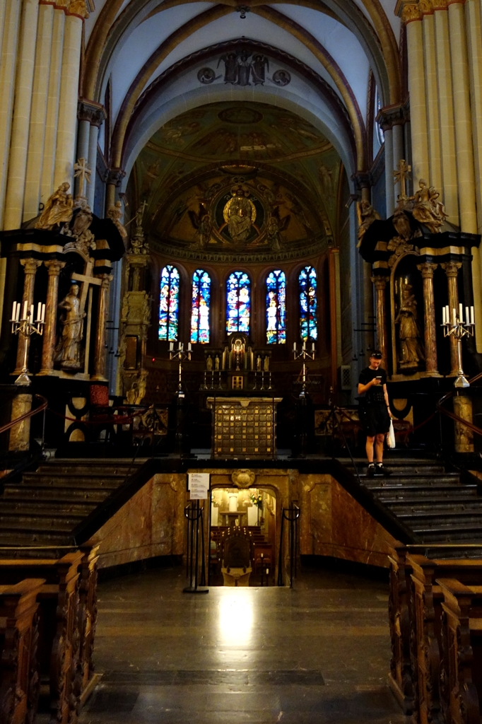 ドイツ＆ベルギーの旅　ボン大聖堂(ミュンスター聖堂)３