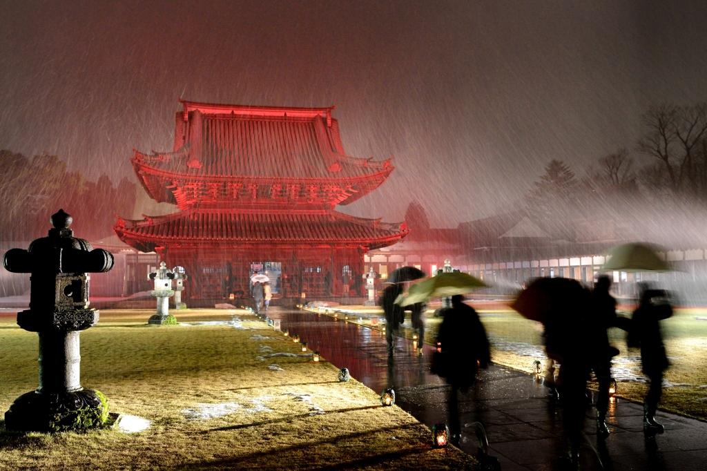 冬　夜の祈り　国宝・瑞龍寺３　にわかに！ 