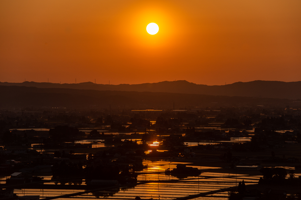 三条山中腹よりの散居村夕景眺望 その2