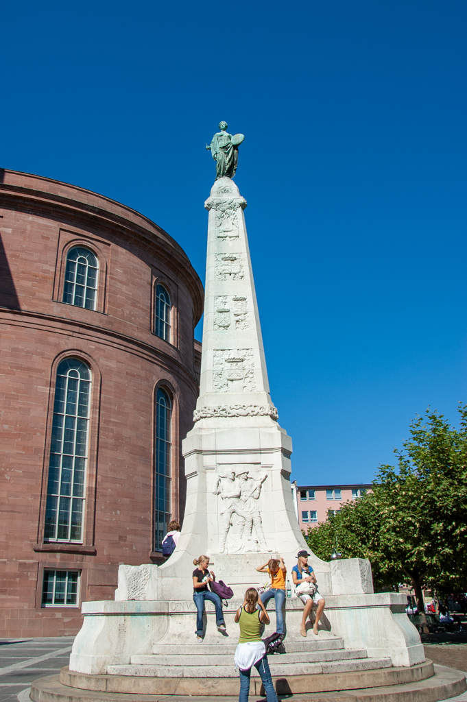 2006年ドイツの旅　旧市街散策 1848/49年革命記念碑＠フランクフルト