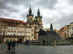掘出し写真　旧市街広場で集客…２＠チェコ・プラハ