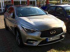 インフィニティＱ３０発見＠ボン