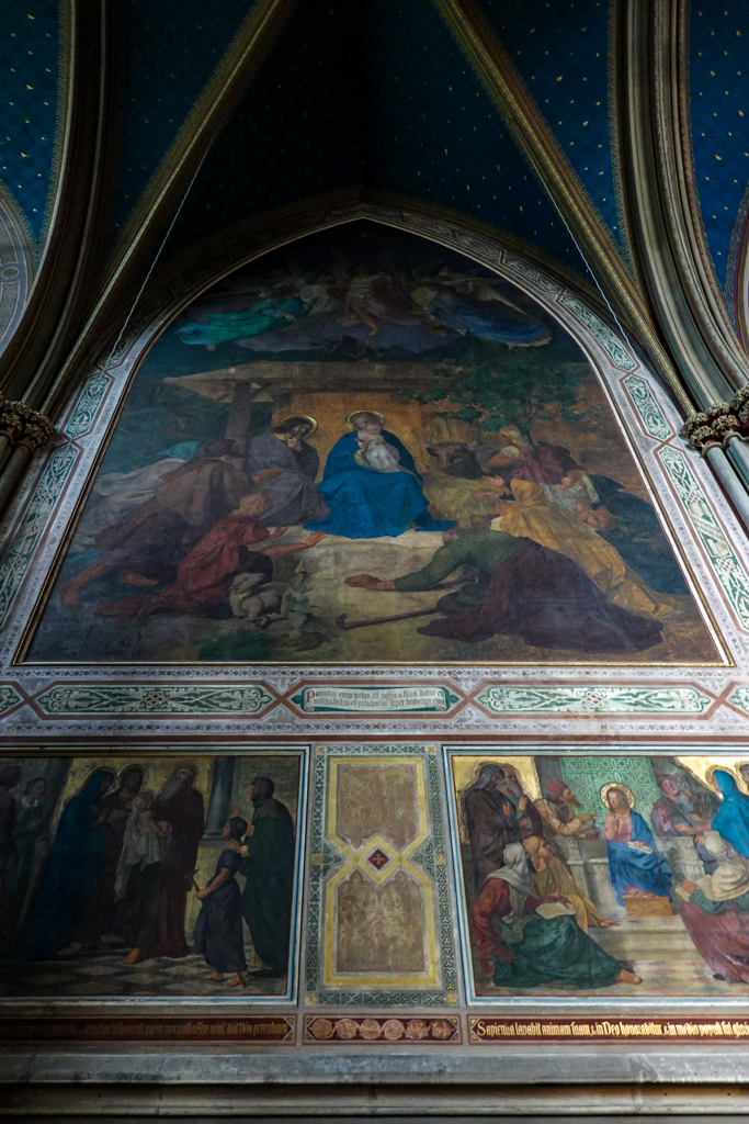 壁面に広がるフレスコ画 その2 アポリナリス教会＠レマーゲン
