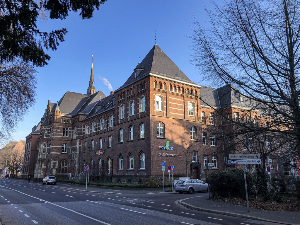 今はホテル･･･＠ボンお散歩