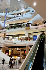 タイの旅　近代的なショッピングセンターがどんどん出来てます　@バンコク