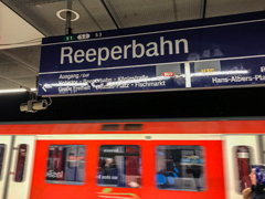レーパーバーン駅到着＠ハンブルク