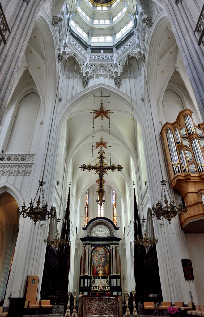 フランダースの旅　聖母大聖堂中央祭壇