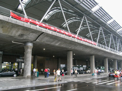 2007年中国の旅１　到着ターミナル前 鄭州新鄭国際空港＠河南省 鄭州