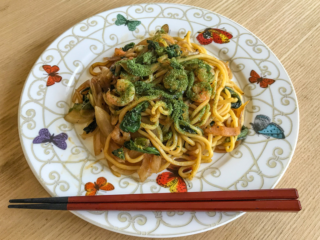 土曜のお昼はむし焼きそば♪