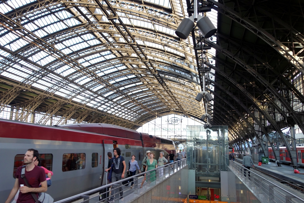ドイツ ベルギーの旅 ケルン中央駅到着 で By Tr3 Pg Id 写真共有サイト Photohito