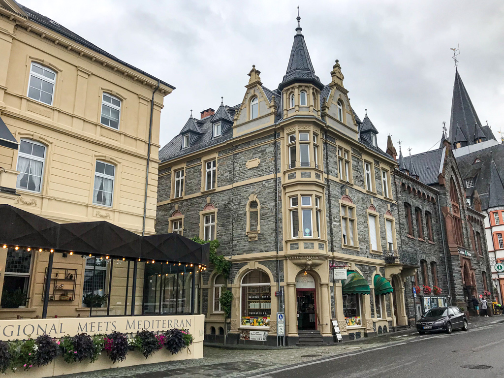 旧市街地へ　雰囲気よさげ〜♪