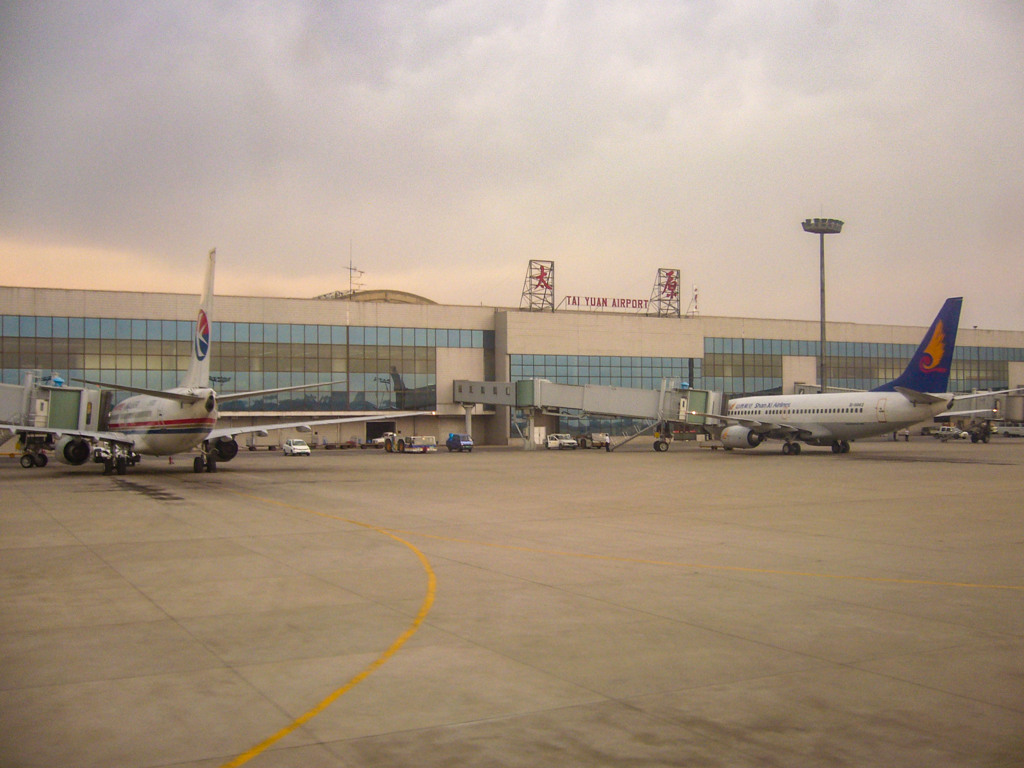 2006年中国の旅１　太原武宿空港着