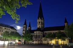 ドイツの旅　更けゆくボン大聖堂とミュンスター広場