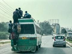 掘出し写真　え？(O_O;)車外乗車＠インド/マーネーサル