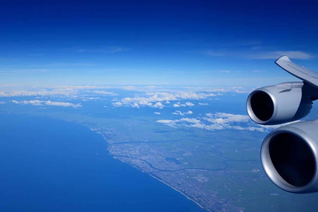 Blue 「日本離脱　蒼い空と海」