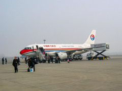2005年中国の旅１　北京首都国際空港 済南行き搭乗＠北京