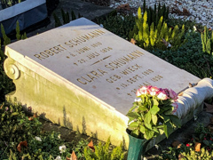 シューマン夫妻の墓碑 ボン旧墓地