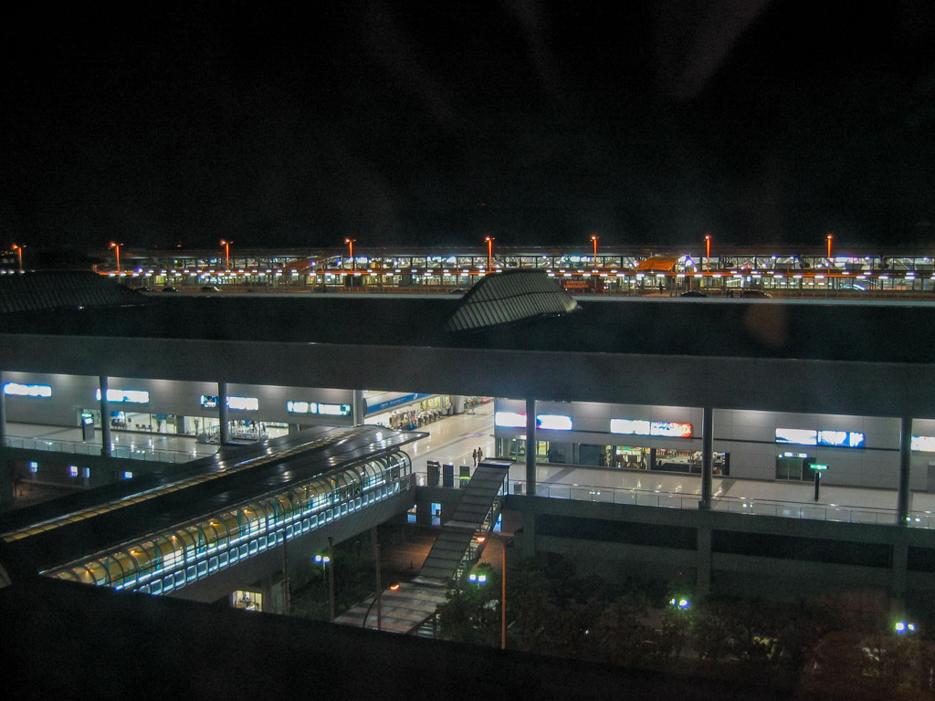 2004年中国の旅３　空港島内泊＠関西国際空港
