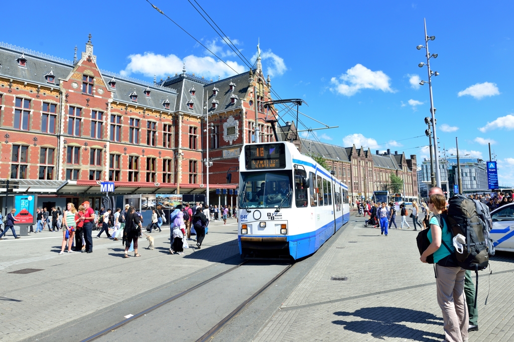 オランダ　アムステルダム中央駅前風景　その１