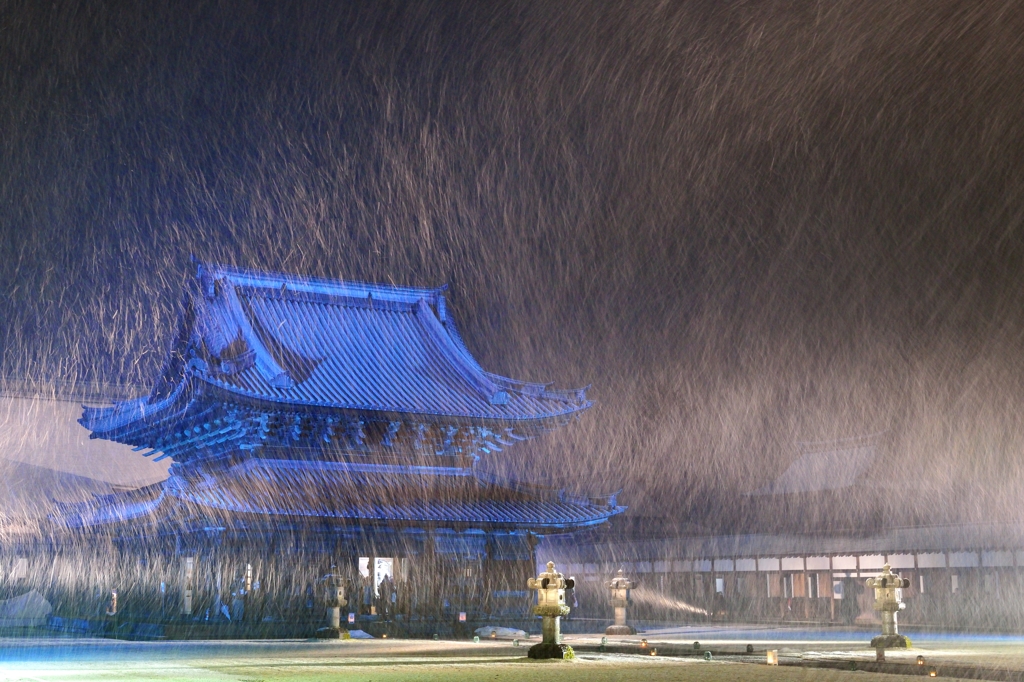 冬　夜の祈り　国宝・瑞龍寺４　雪舞幻想