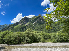 夏の上高地　明神岳