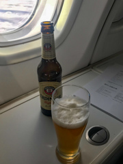 機内サービス･･･先ずはビール♪