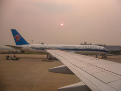 2006年中国の旅１　機内から見る夕陽＠河南省 鄭州