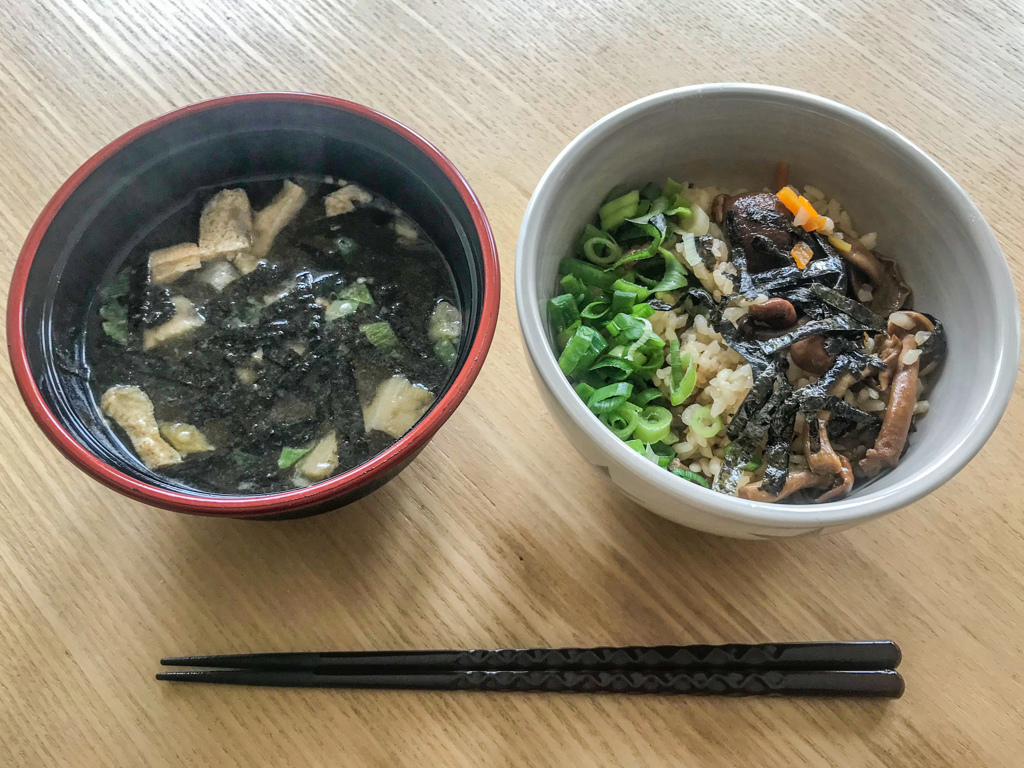 完成！なめこ炊き込み御飯♪