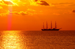 館山の夕焼け　帆船