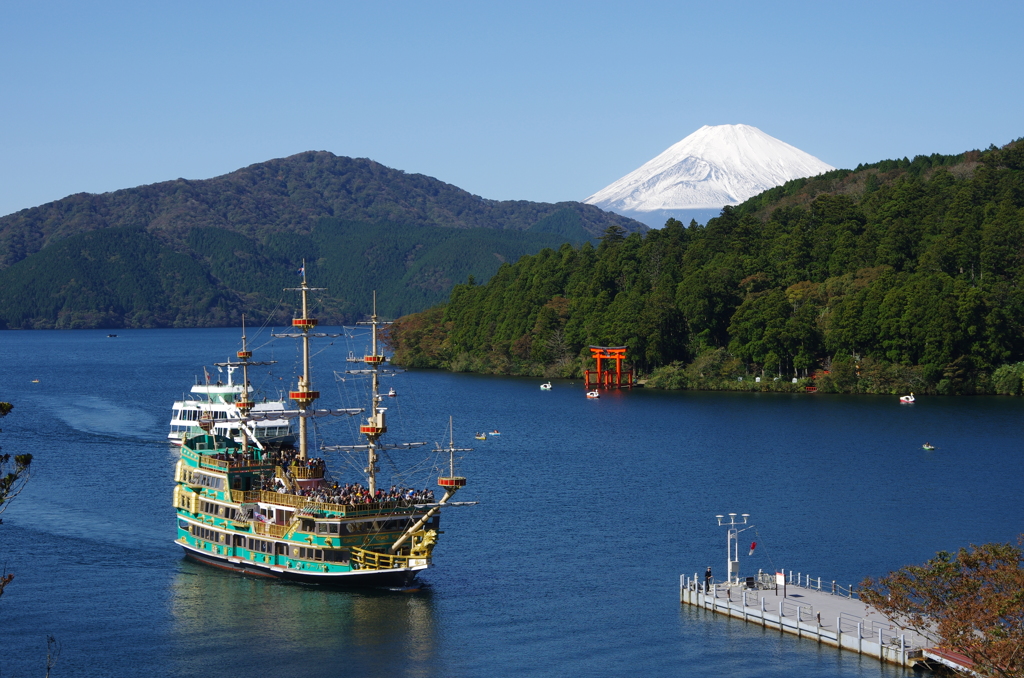 芦ノ湖 海賊船