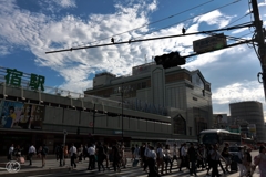 新宿駅南口、朝７時