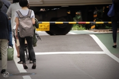 待つ