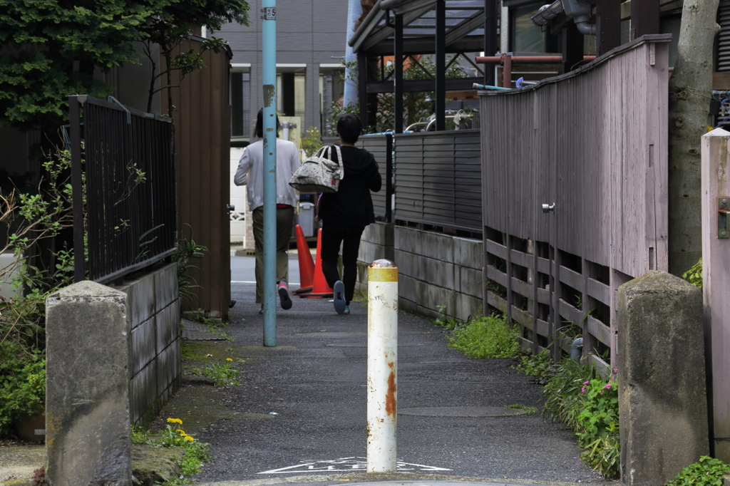 通り抜けの道