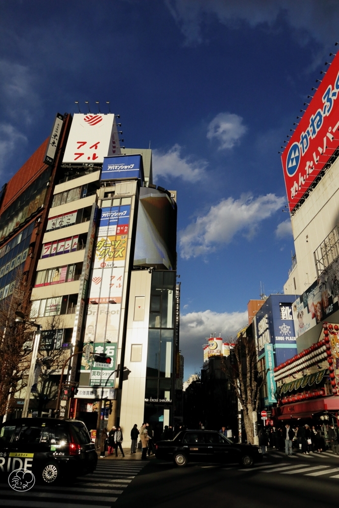 新宿駅前　４