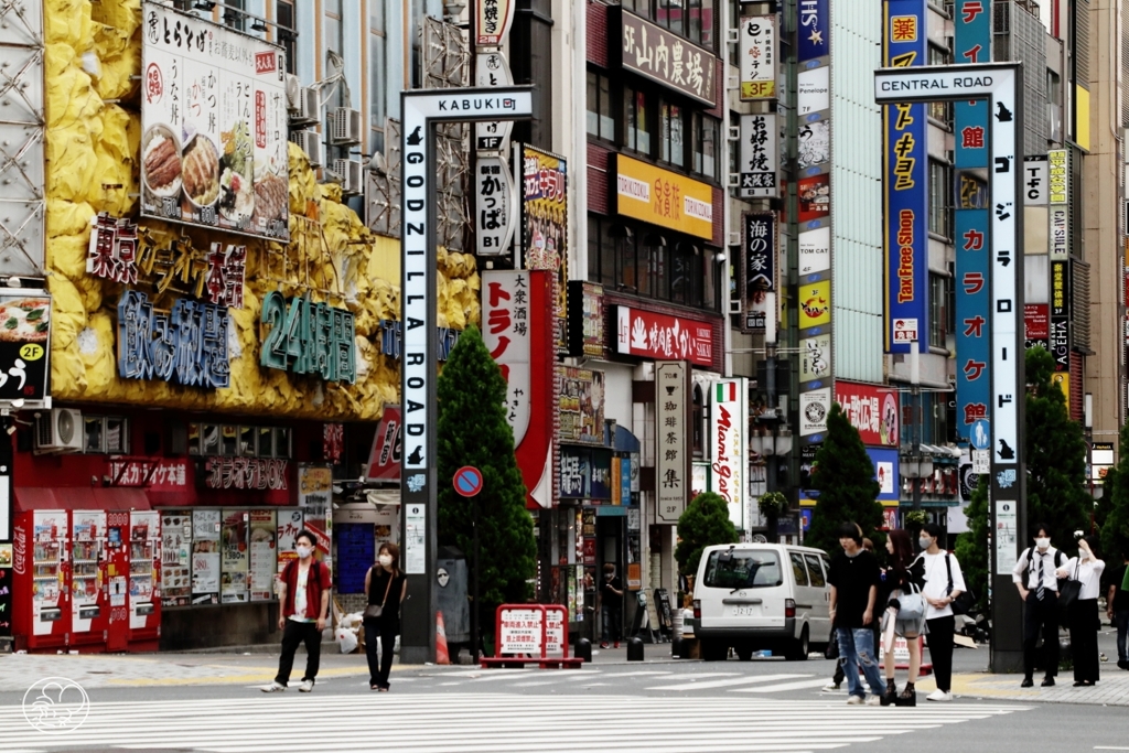 新宿午前６時　９