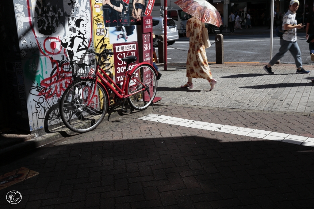 センター街の日蔭から