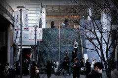 新宿駅東南口広場　３