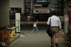 駅に向かう道