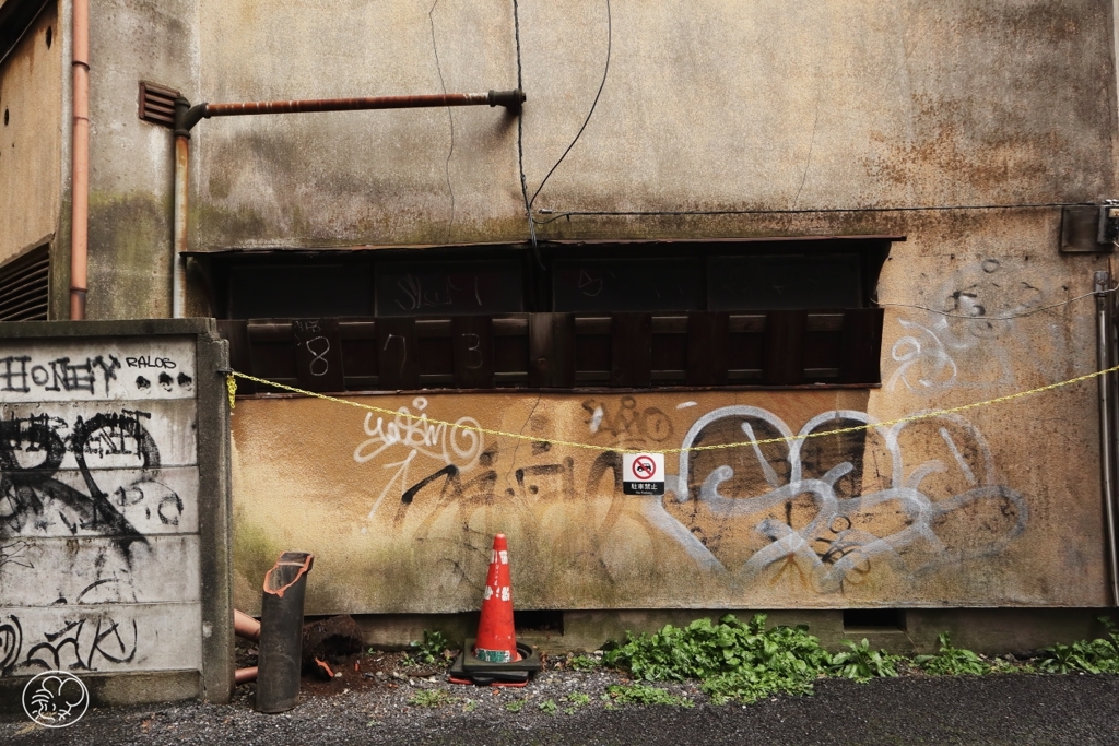 路地裏
