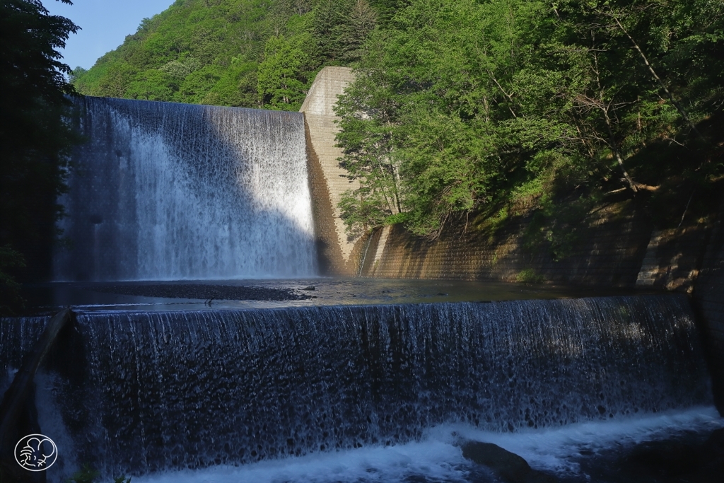 湯川の砂防堰堤