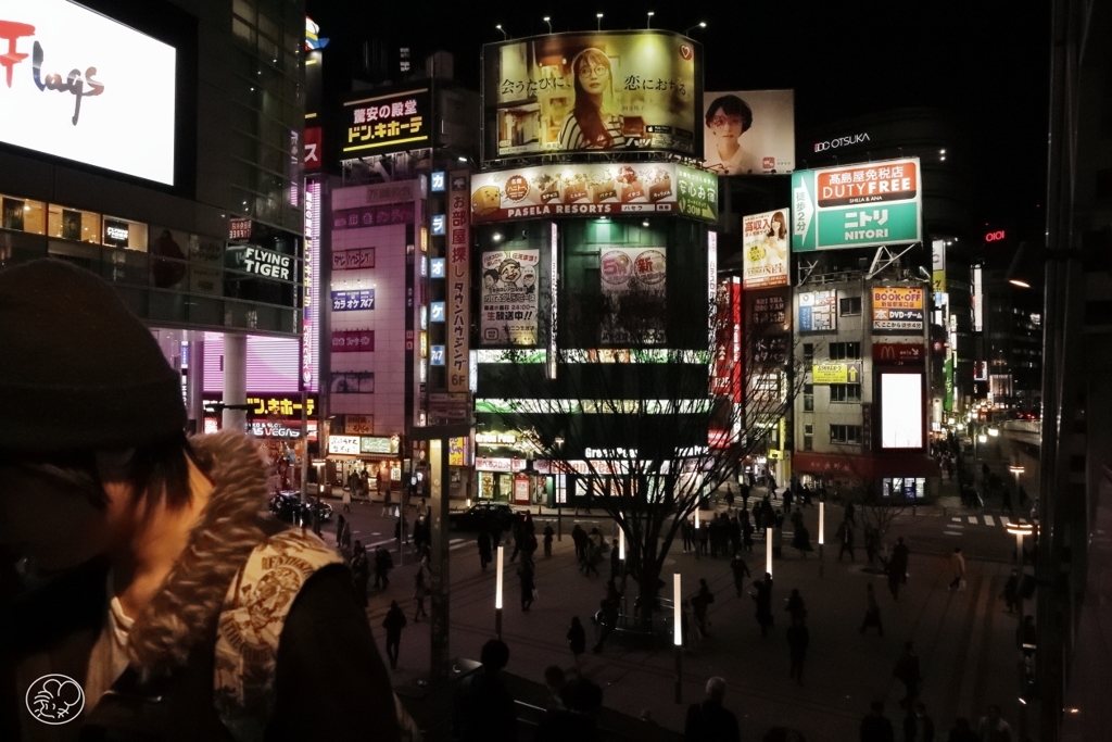 駅前広場の夜 －２