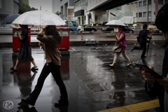 雨の日は急ぎ足