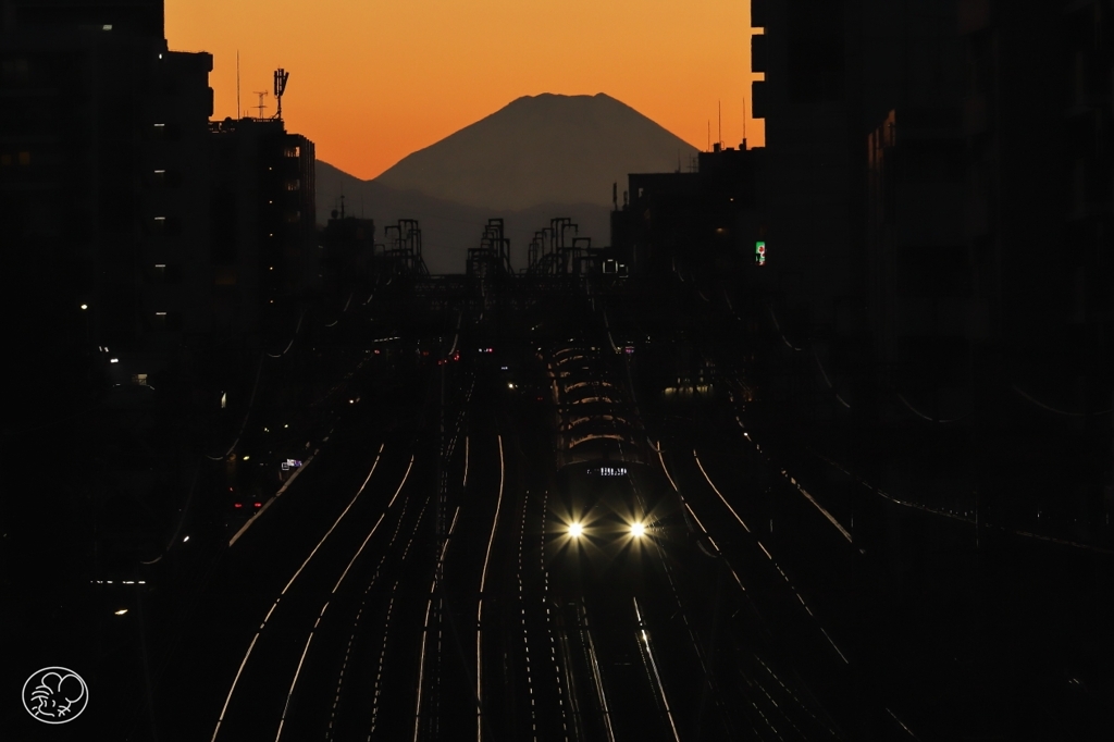 西からの上り電車　５