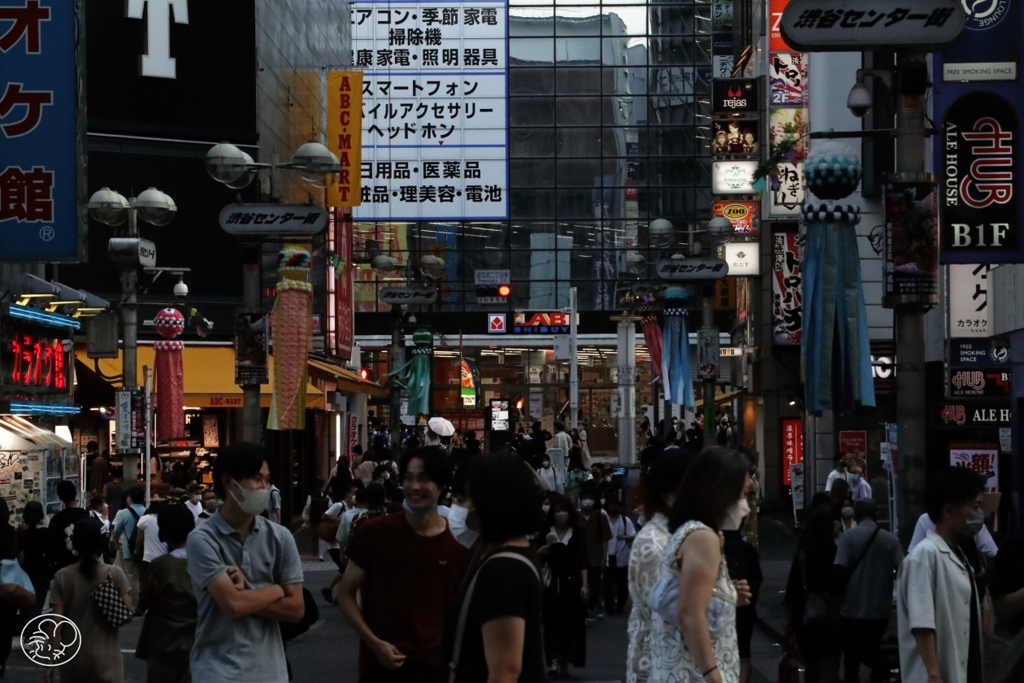 日暮れ前、渋谷センター街　７