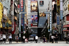 新宿午前６時　１０