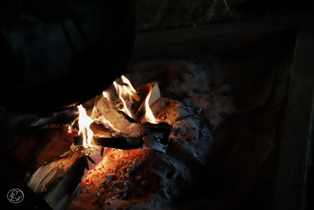 囲炉裏の火
