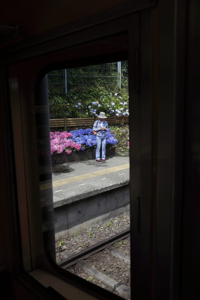 電車を待つ間に