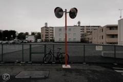 Ｔ字路の自転車