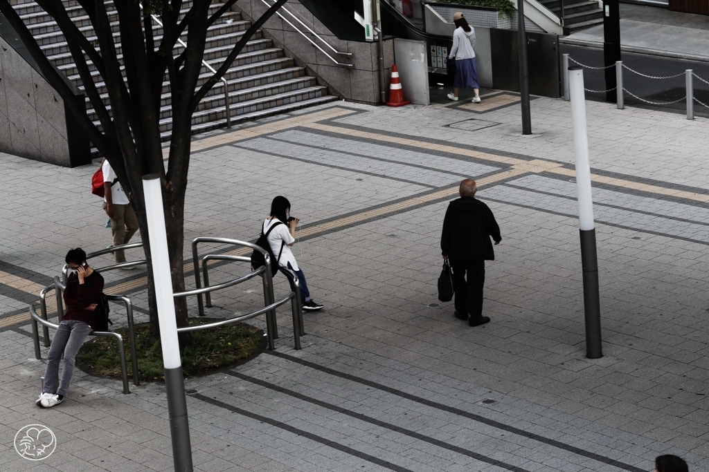 そして街は －７７