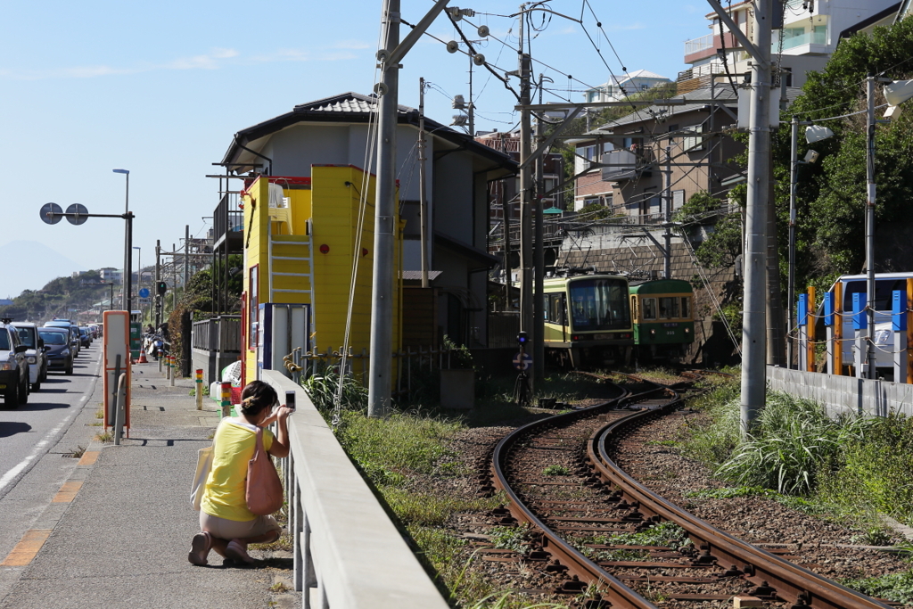 すれ違う江ノ電